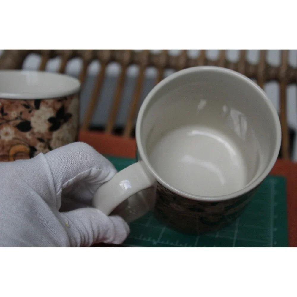 Sakura Warren Kimble White Roses Coffee Mugs Set of 2 Vintage 1997 Floral Brown - Picture 6 of 10